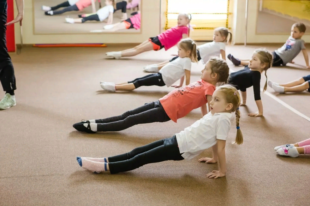 Маленькие Гимнасты: Как Гимнастика Влияет на Развитие Детей